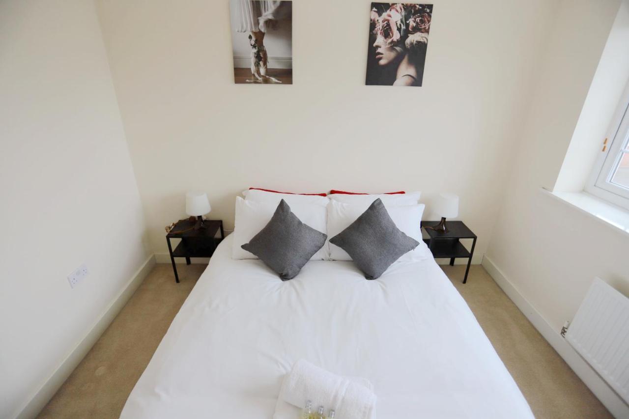 バーミンガムEasytravel Luxury Nec/Airport 3 Beds Houseアパートメント エクステリア 写真